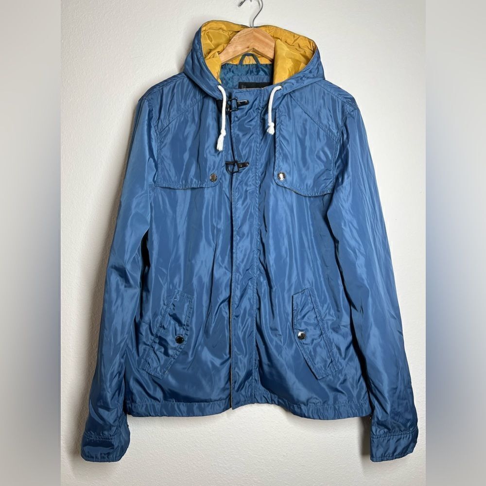 Premium Lounge Men’s Reincoat Windbreaker Jacket Hooded Size XL Blue Yellow